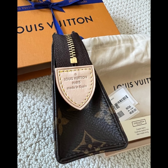 *sold*NWT Louis Vuitton Monogram Toiletry Pouch 15 - Picture 2 of 6
